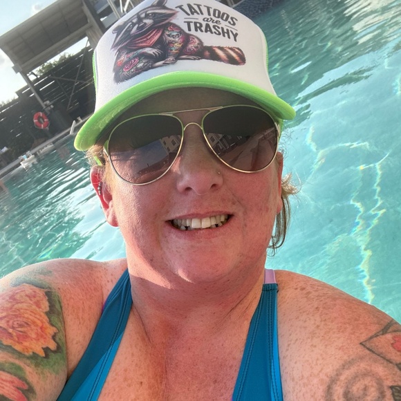 Meet your Posher, Samantha - Picture 1 of 1